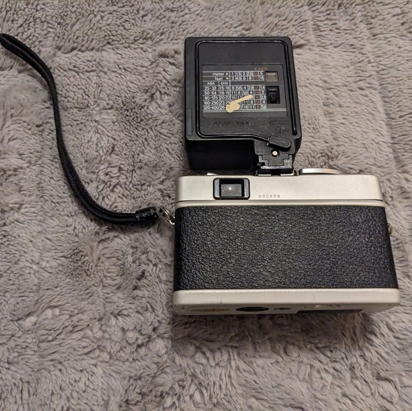 Konica c35 vintage film camera - Picture 3 of 3